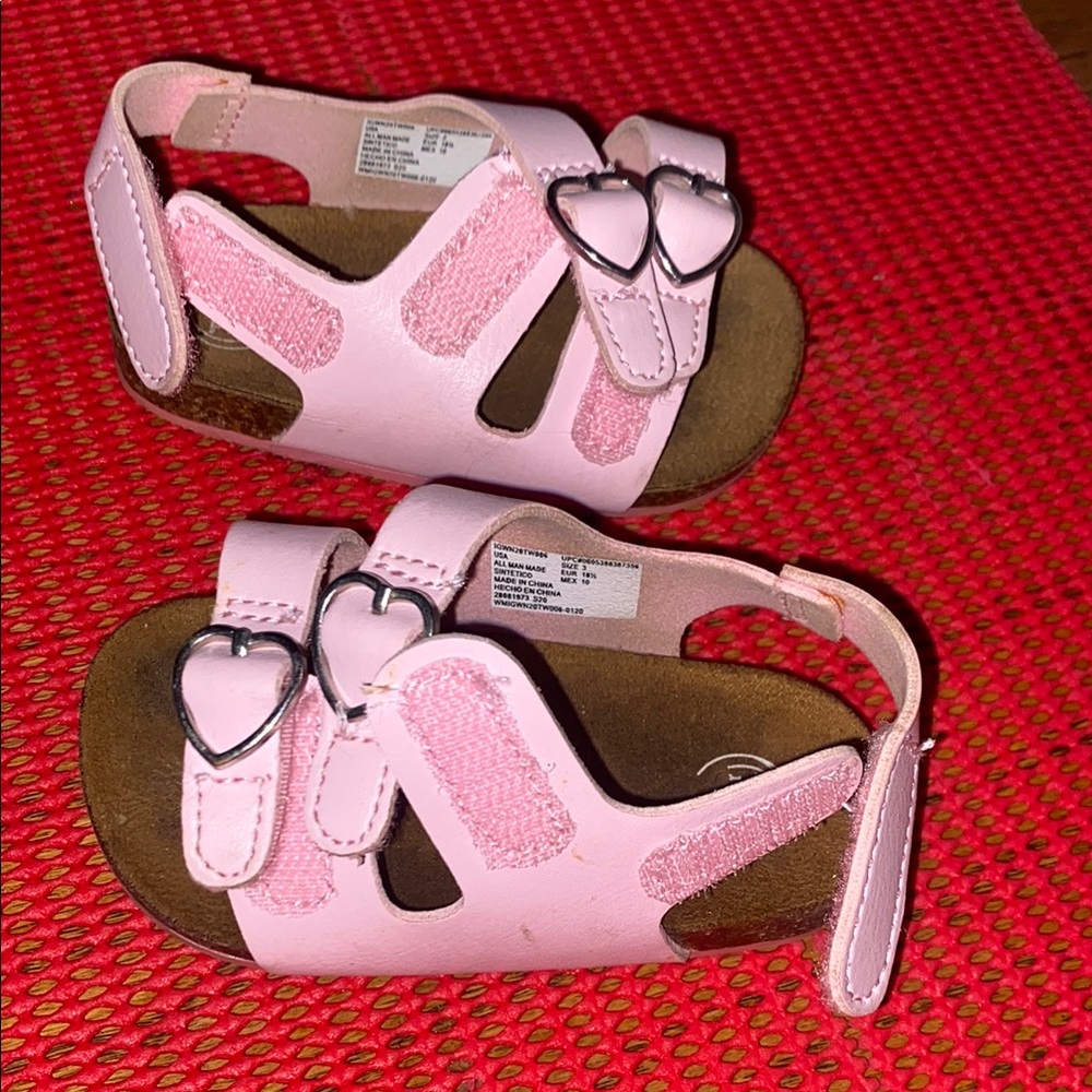 Pink Sandals with Decorative Heart Straps and Rounded Toe - Picture 4 of 4